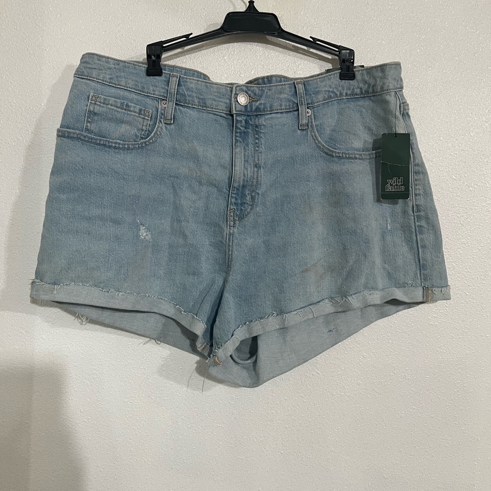Wild fable, distressed shorts, woman, size 17 3 inch NWT